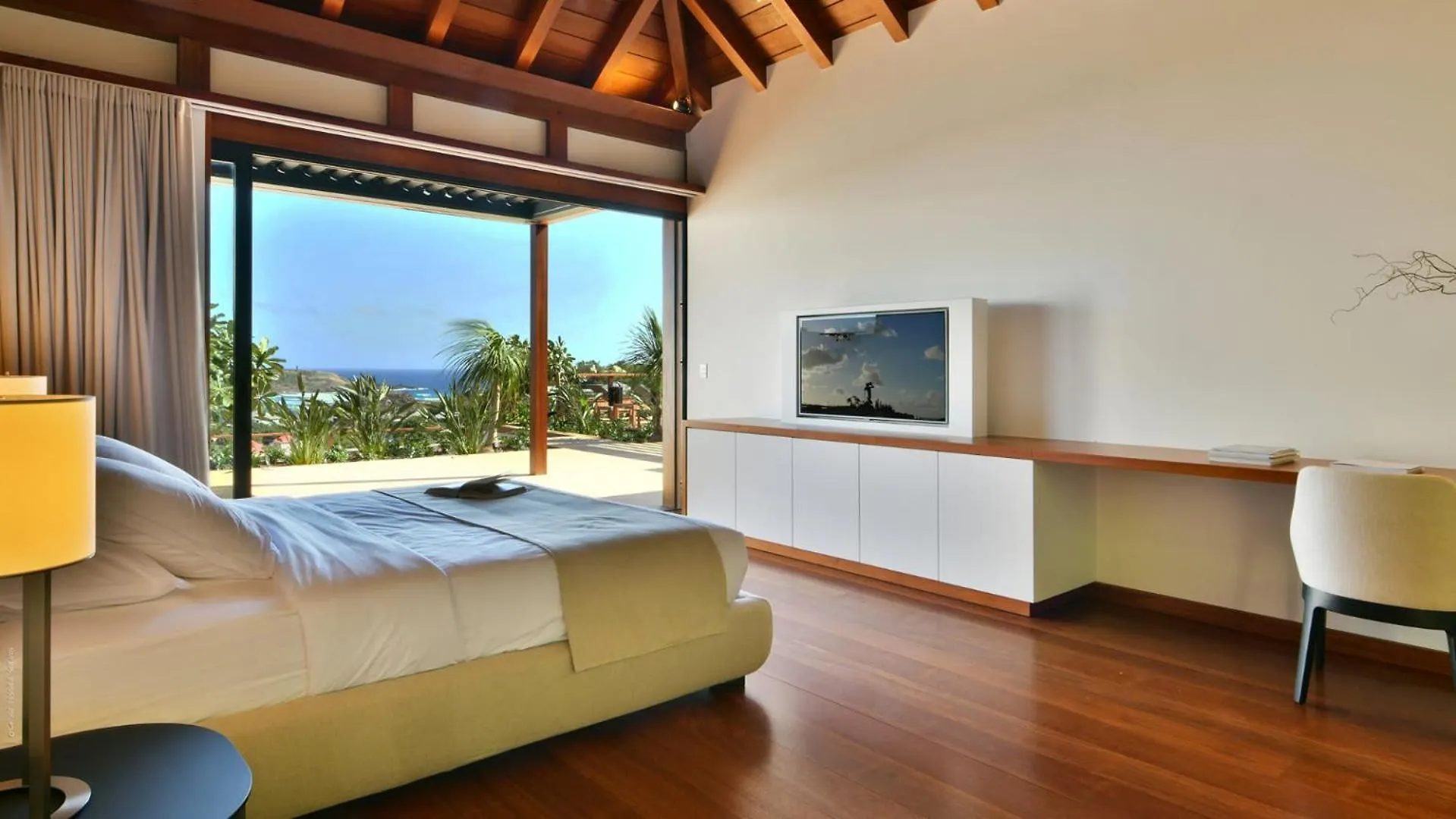Contemporary Villa on a Hillside Marigot