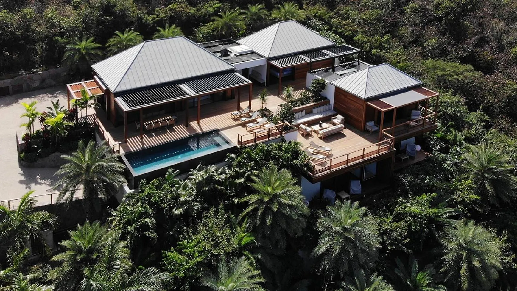Contemporary Villa on a Hillside Marigot