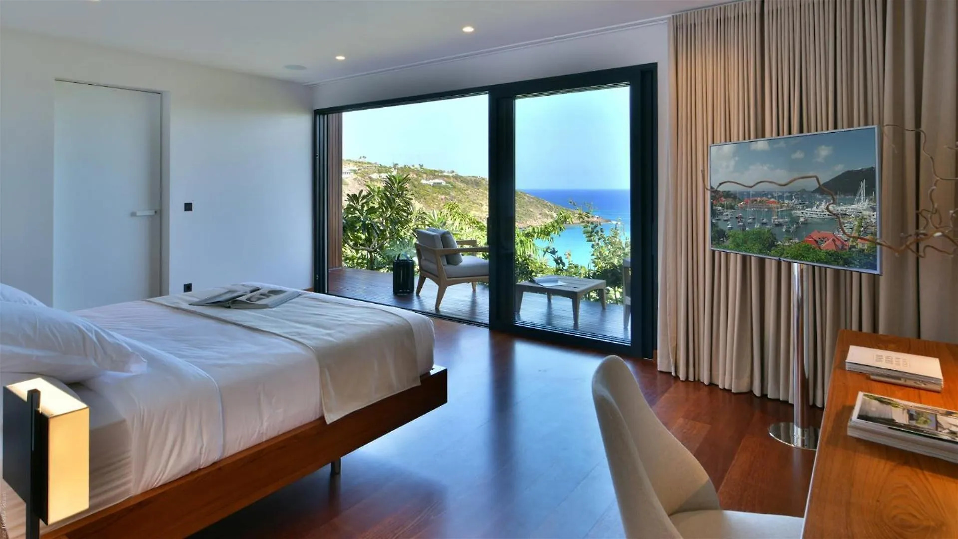 Contemporary Villa on a Hillside Marigot