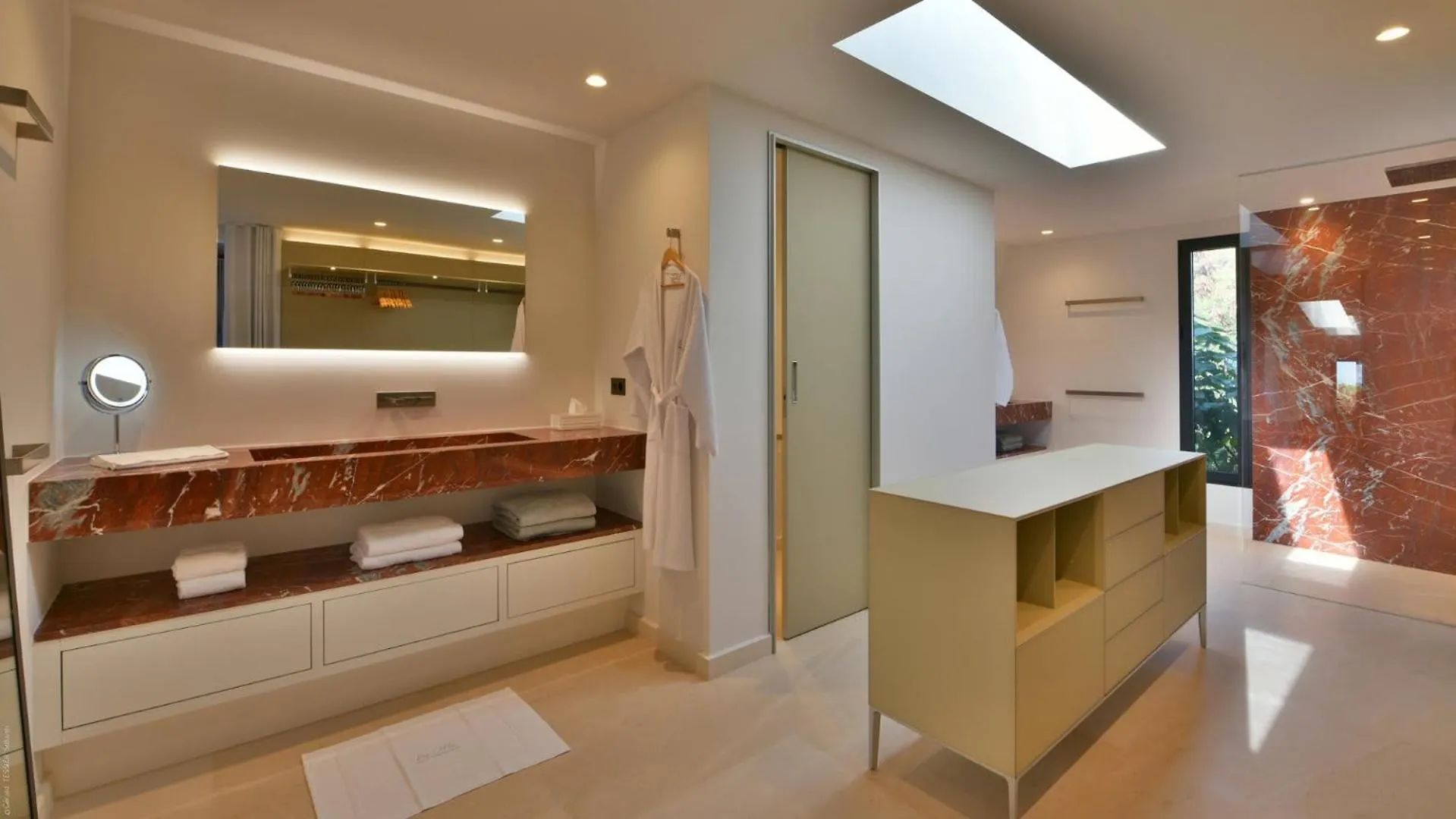 Contemporary Villa on a Hillside Marigot